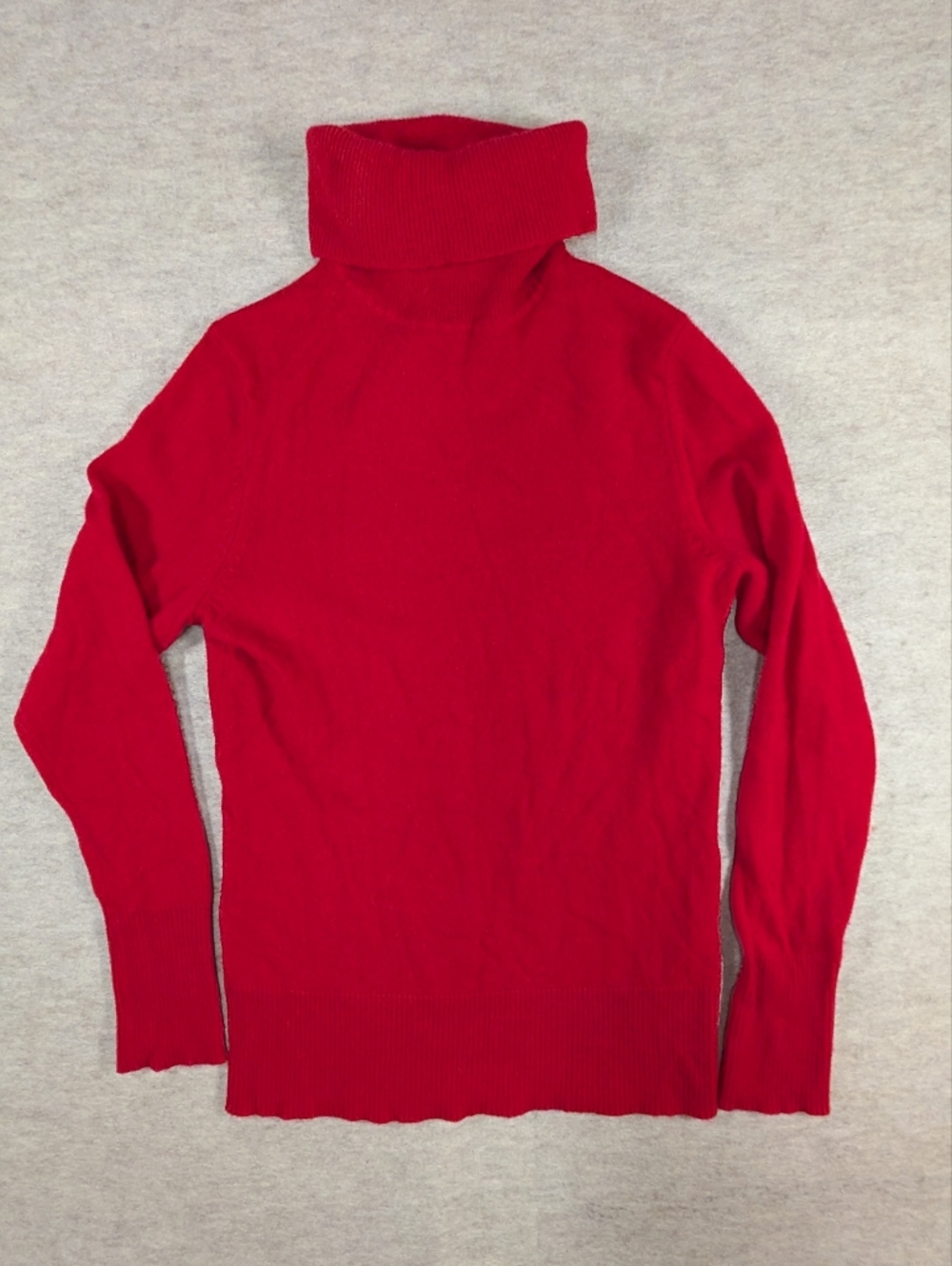 Victor Alfaro 100% Cashmere Red Turtleneck Sweater Beautiful Bold Size Small